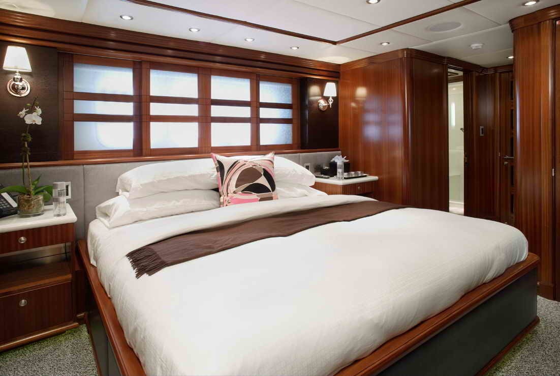 Yacht OCEAN CLUB, Trinity Yachts | CHARTERWORLD Luxury Superyacht Charters